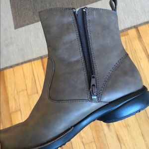 Merrell Tetra Catch Boot - size 7.5 Brown Like New